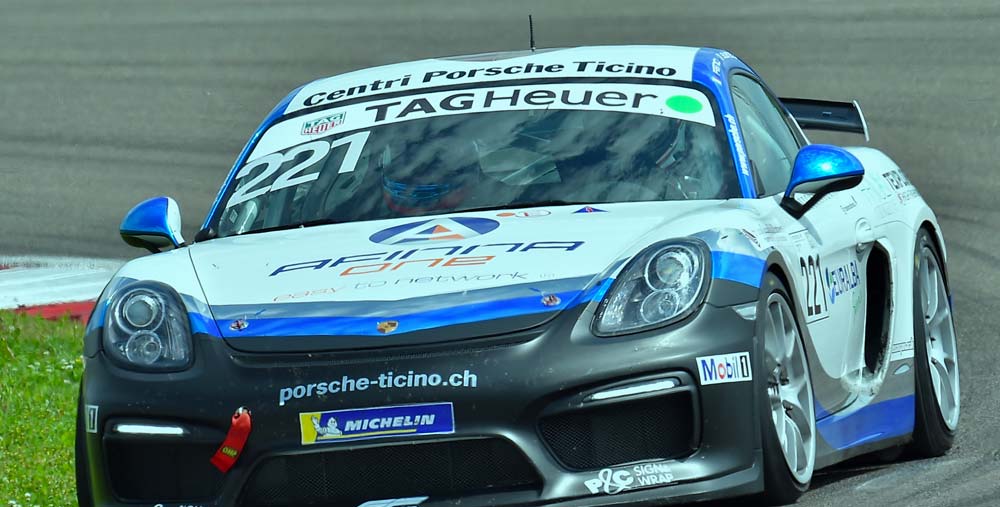 Partner of Club Porsche Italia, Afinna One sponsored Francesco Fenici during the Motosport